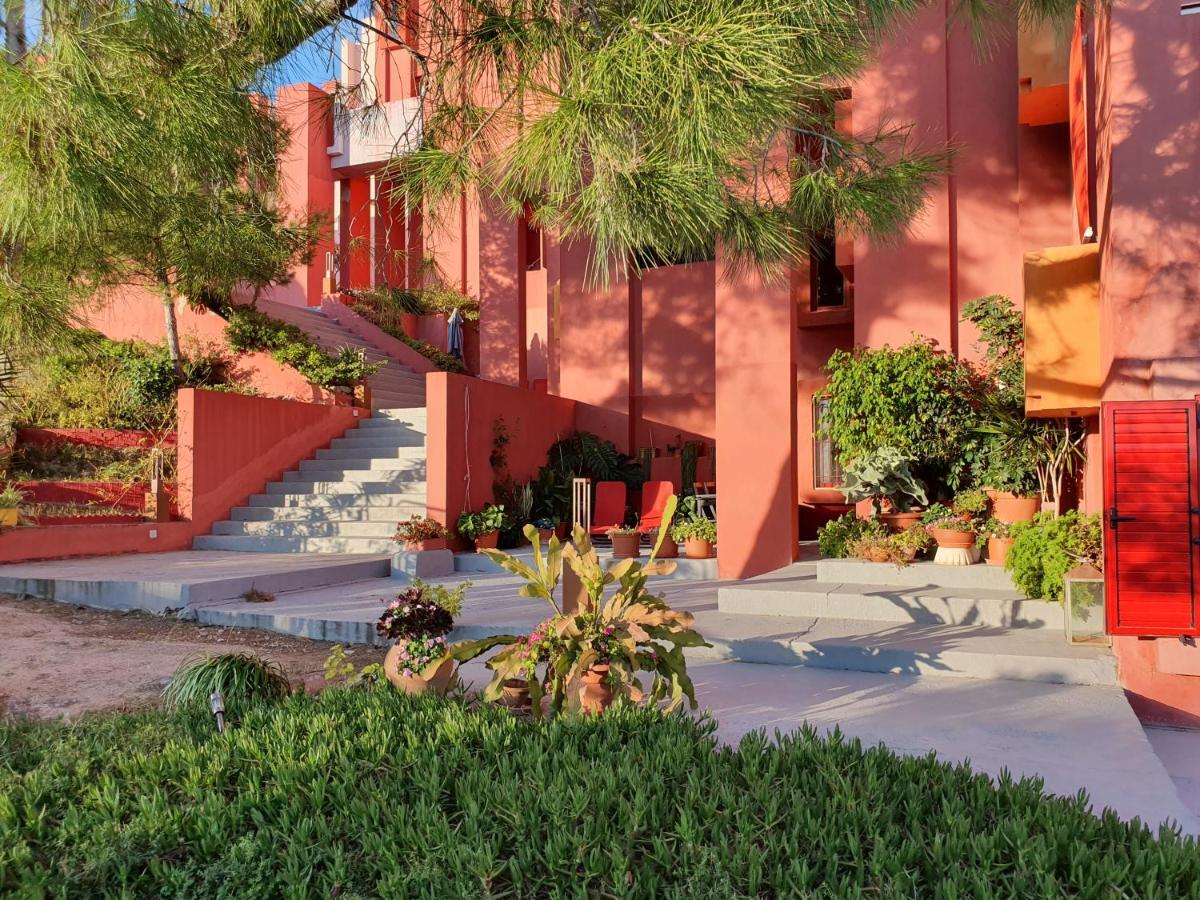 La Muralla Roja Calpe Esterno foto
